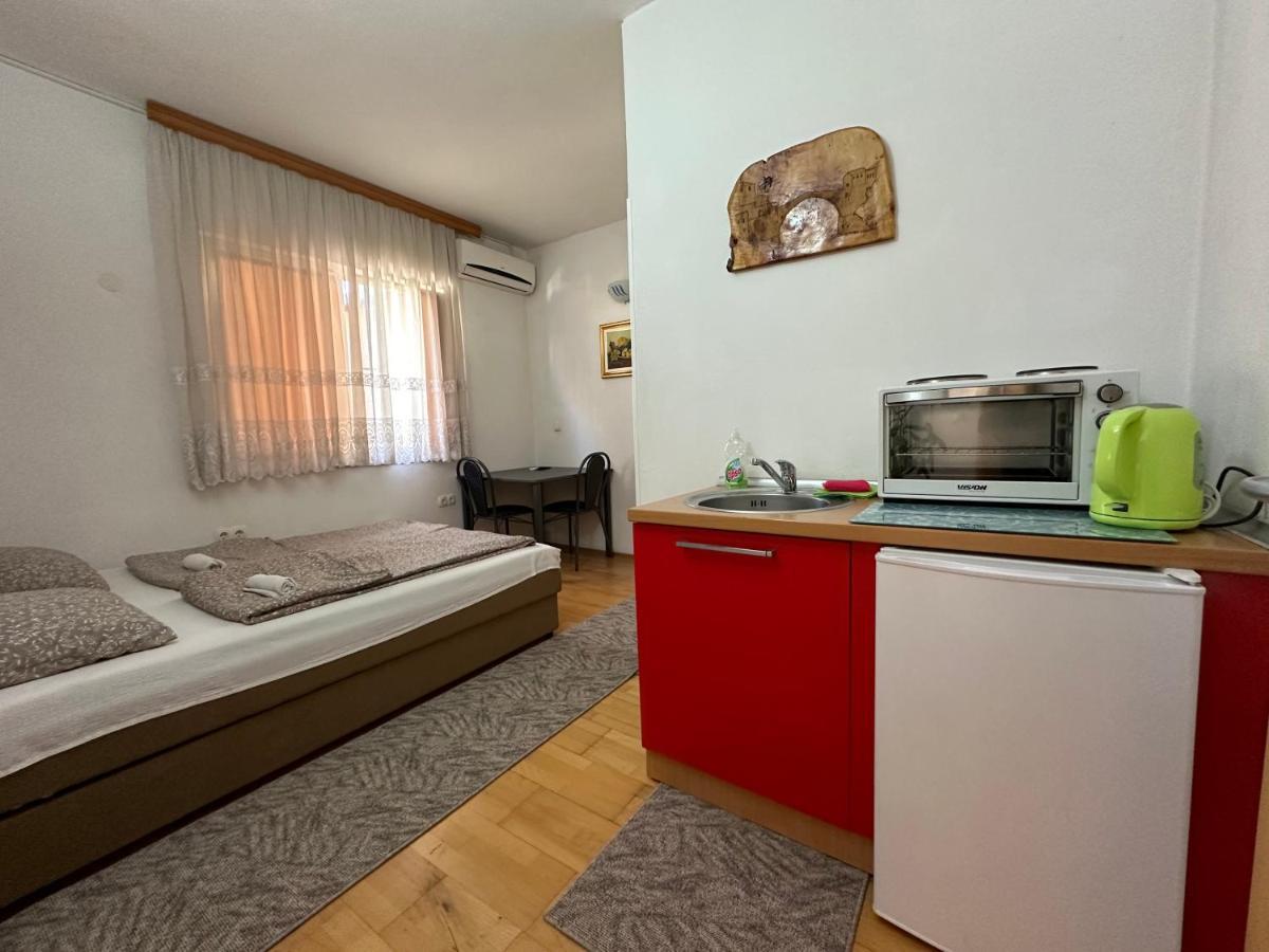 Villa Anja Apartments Мостар Екстер'єр фото
