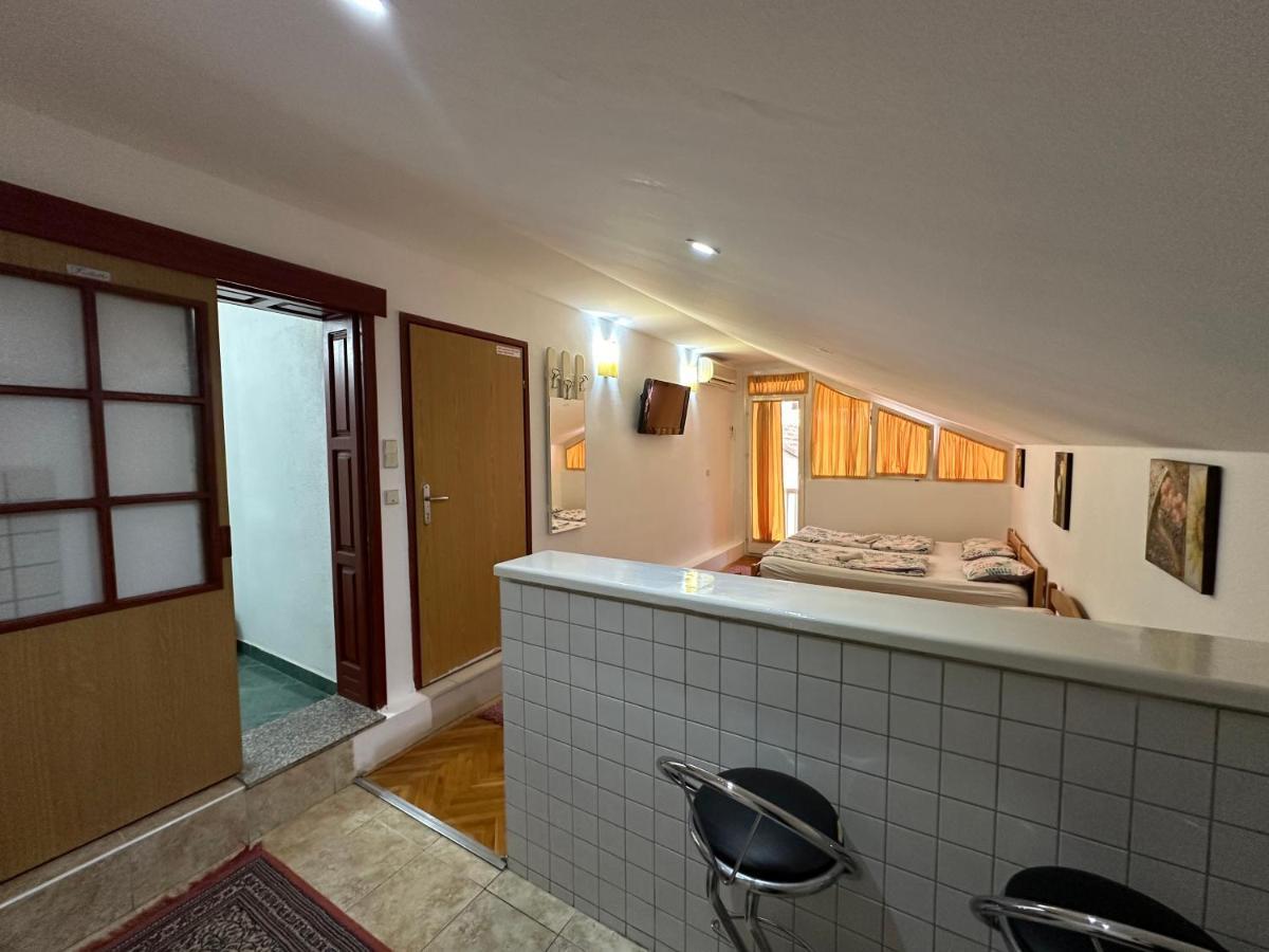 Villa Anja Apartments Мостар Екстер'єр фото