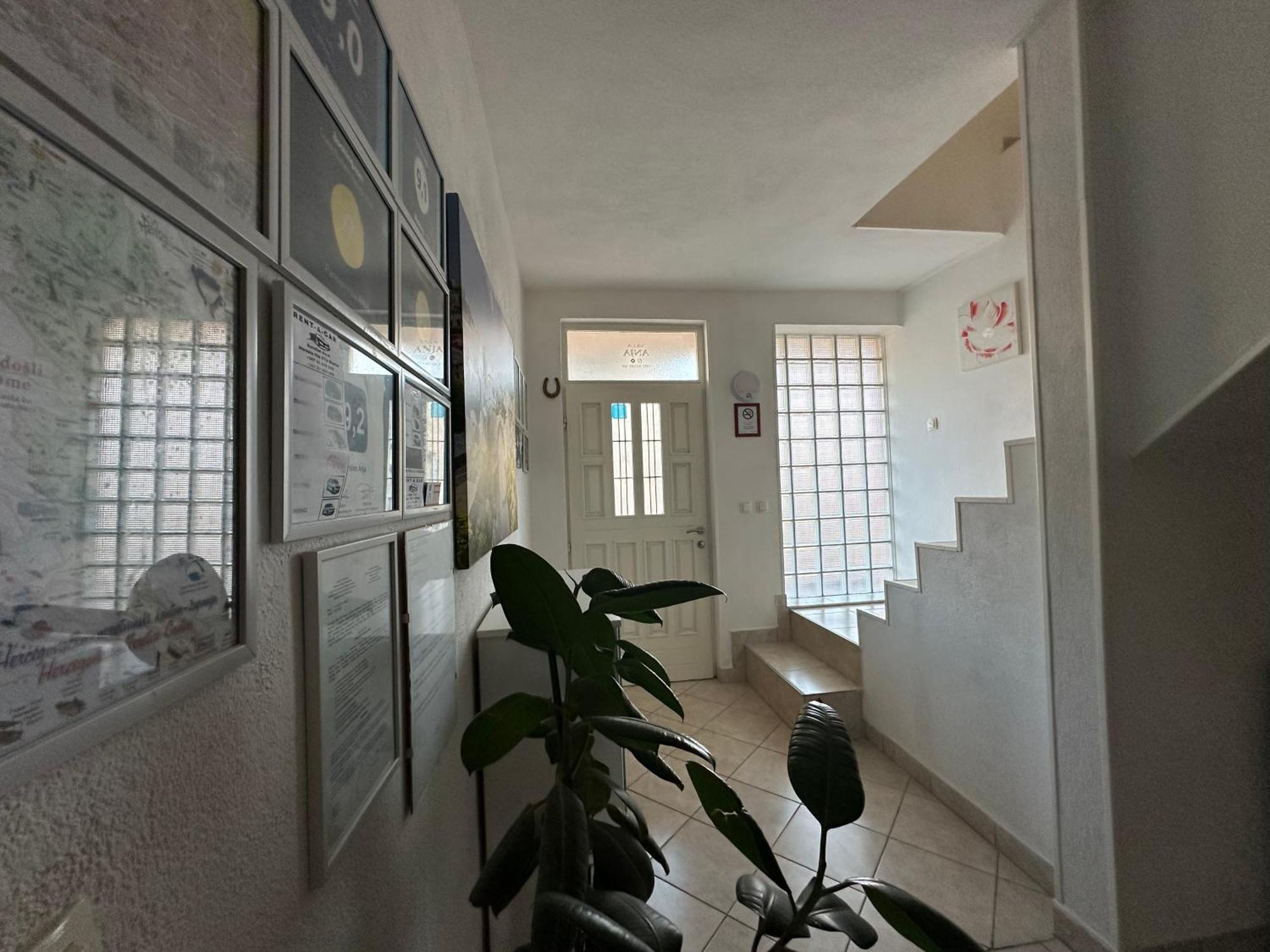 Villa Anja Apartments Мостар Екстер'єр фото