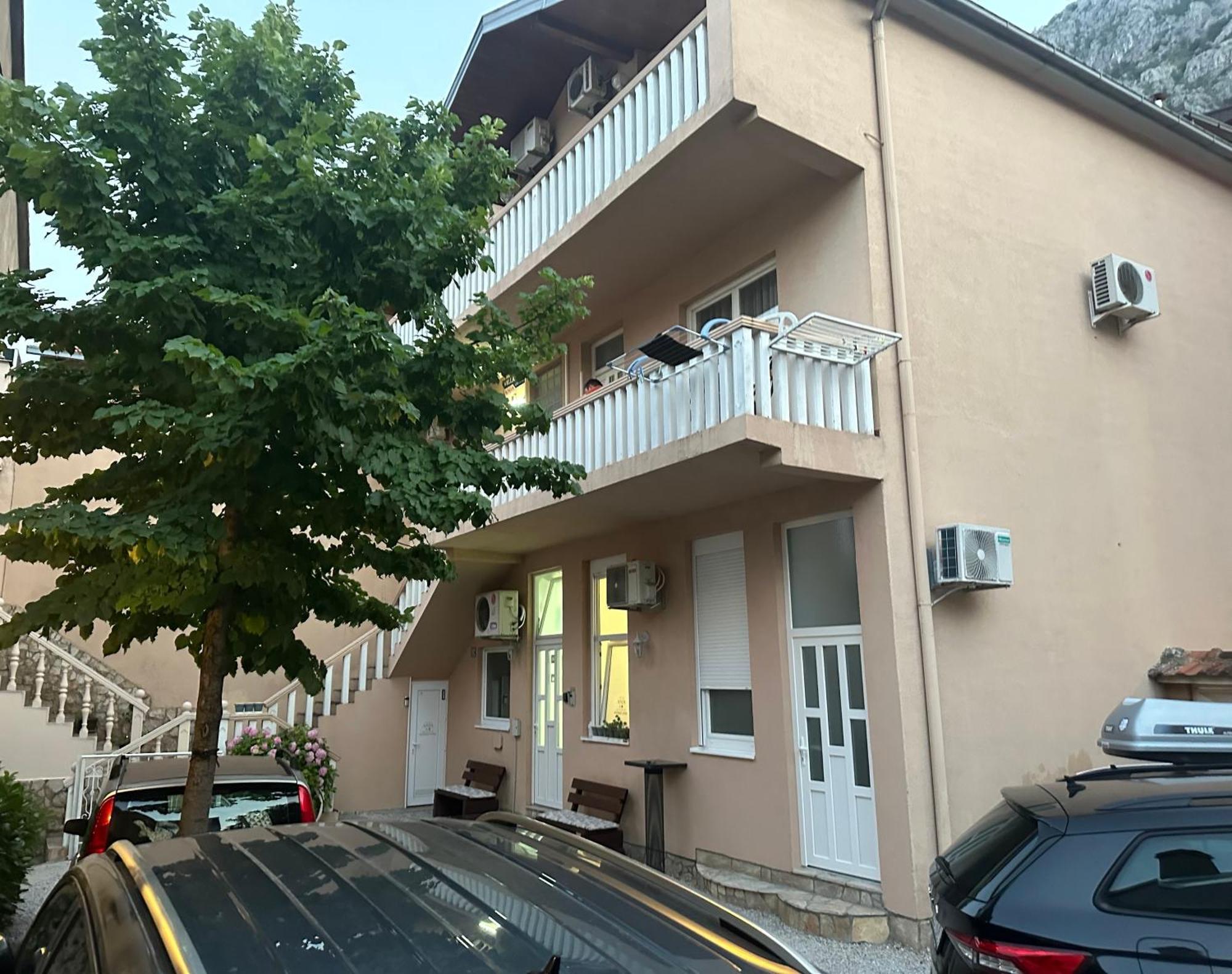 Villa Anja Apartments Мостар Екстер'єр фото