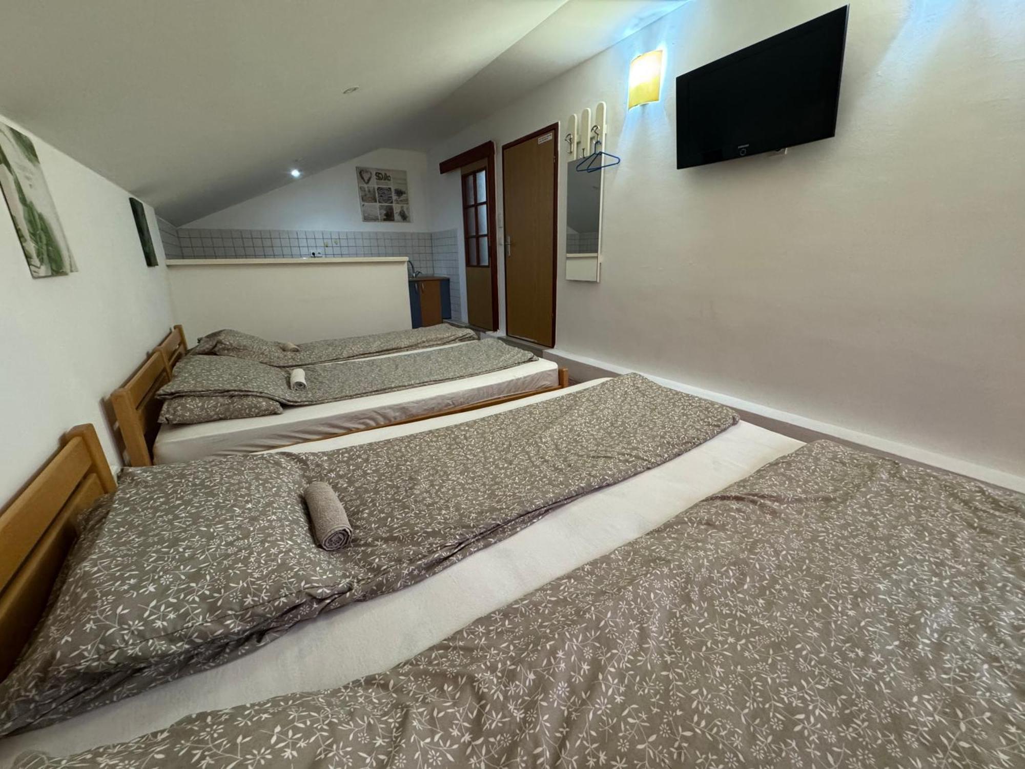 Villa Anja Apartments Мостар Екстер'єр фото