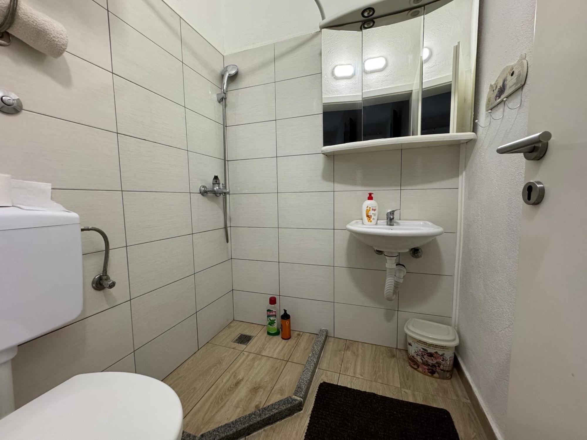 Villa Anja Apartments Мостар Екстер'єр фото