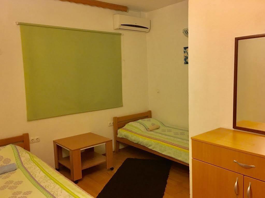 Villa Anja Apartments Мостар Екстер'єр фото